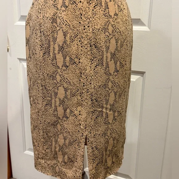 Dana Buchman 100% Silk Snake Print Pencil Skirt Size 4 Neutral - Picture 7 of 13